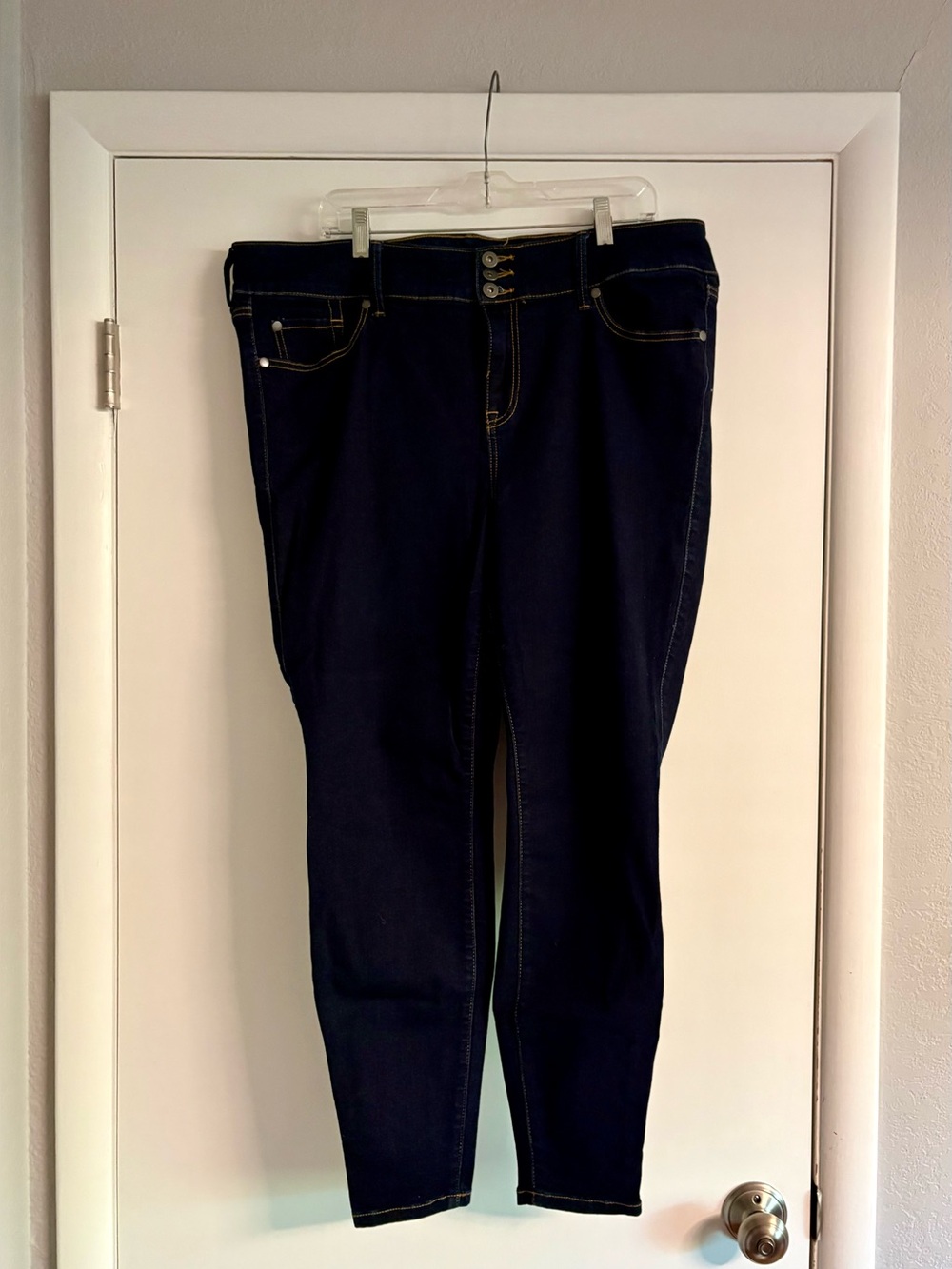 Torrid Dark Blue Women’s Stretch Skinny Jeans Size 4R
